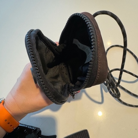 Lululemon Take it On Crossbody Pouch Rare Multi colour camo - Picture 5 of 6